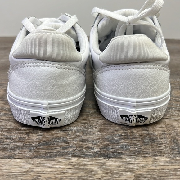 SOLD IN STORE Vans Old Skool Classic Tumble Sneakers in Triple White Size 6.5 - Picture 4 of 9